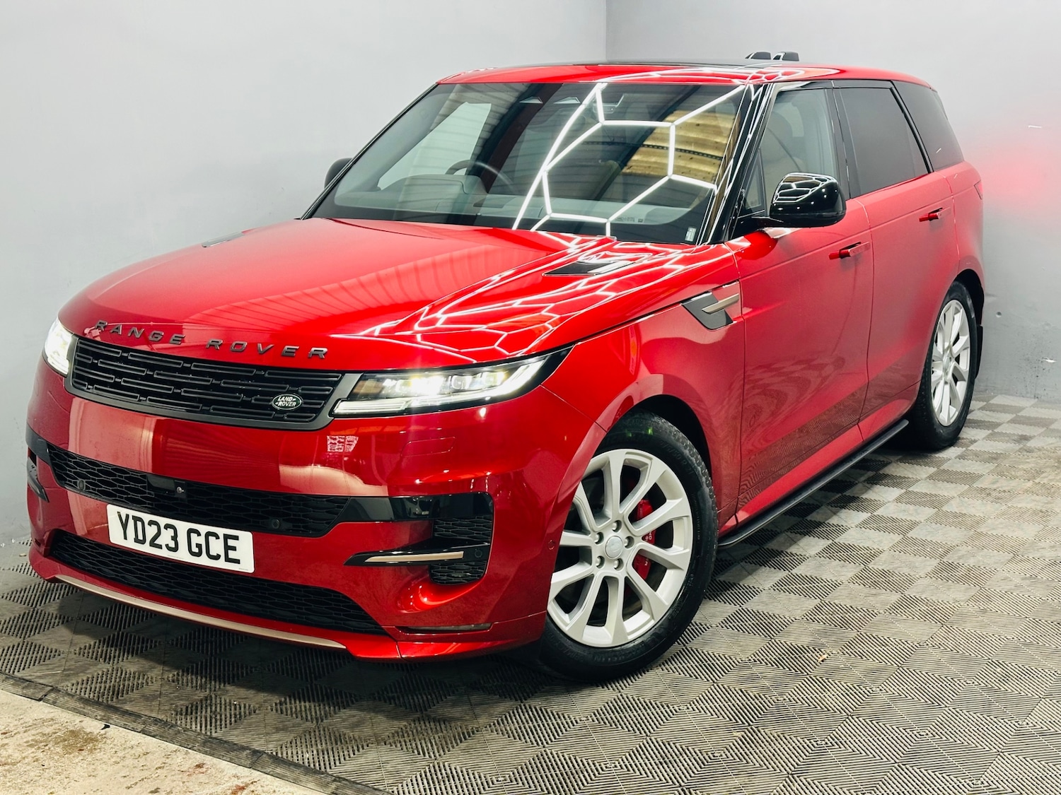 Used Land Rover Range Rover Sport 2023 for sale - 76347267: Photo 1