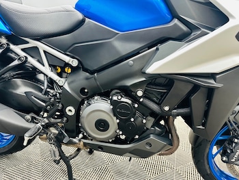 Used Suzuki GSX-S 2024 for sale - bike-76821774: Photo