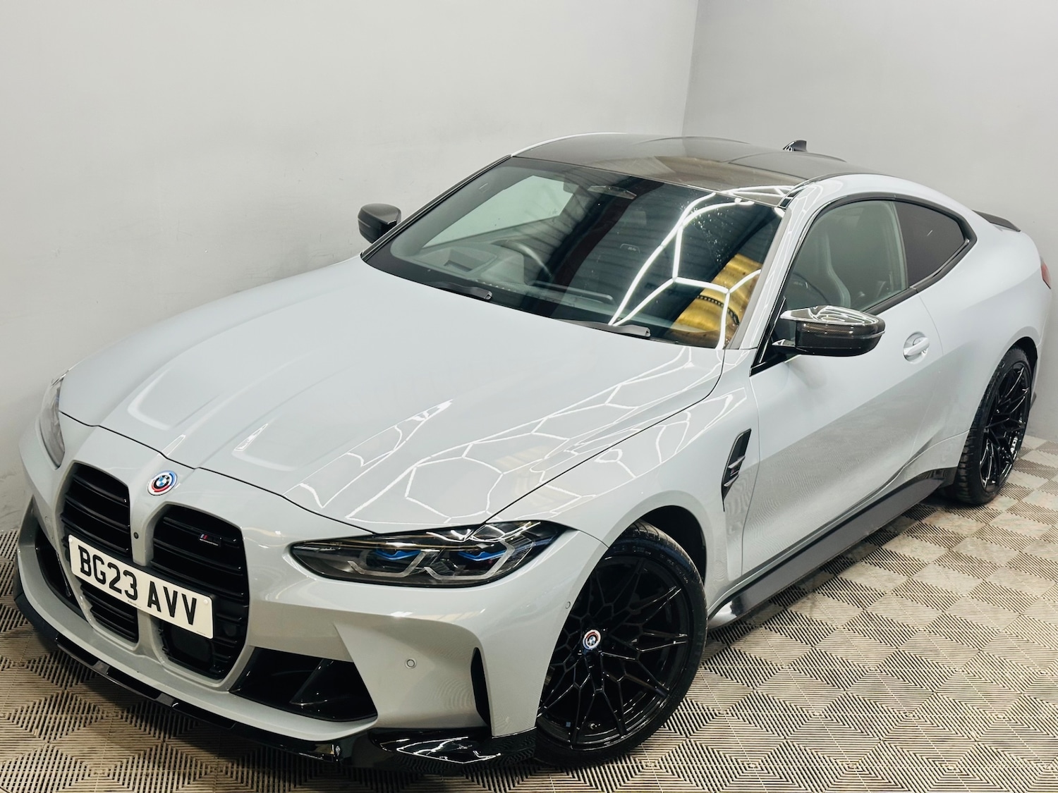 Used BMW M4 2023 for sale - 77640820: Photo 2