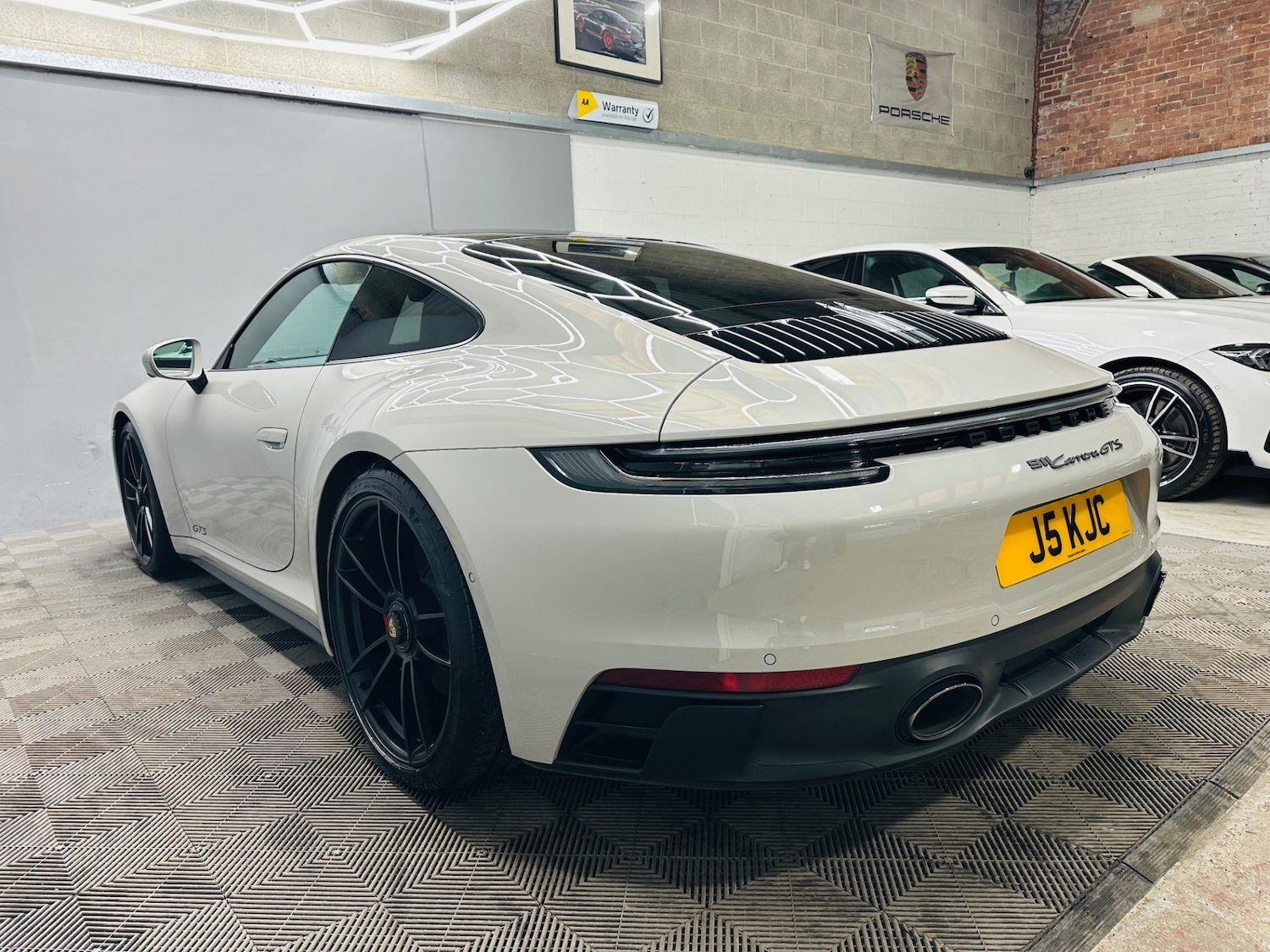 Used Porsche 911 2022 for sale - 76302622: Photo 34