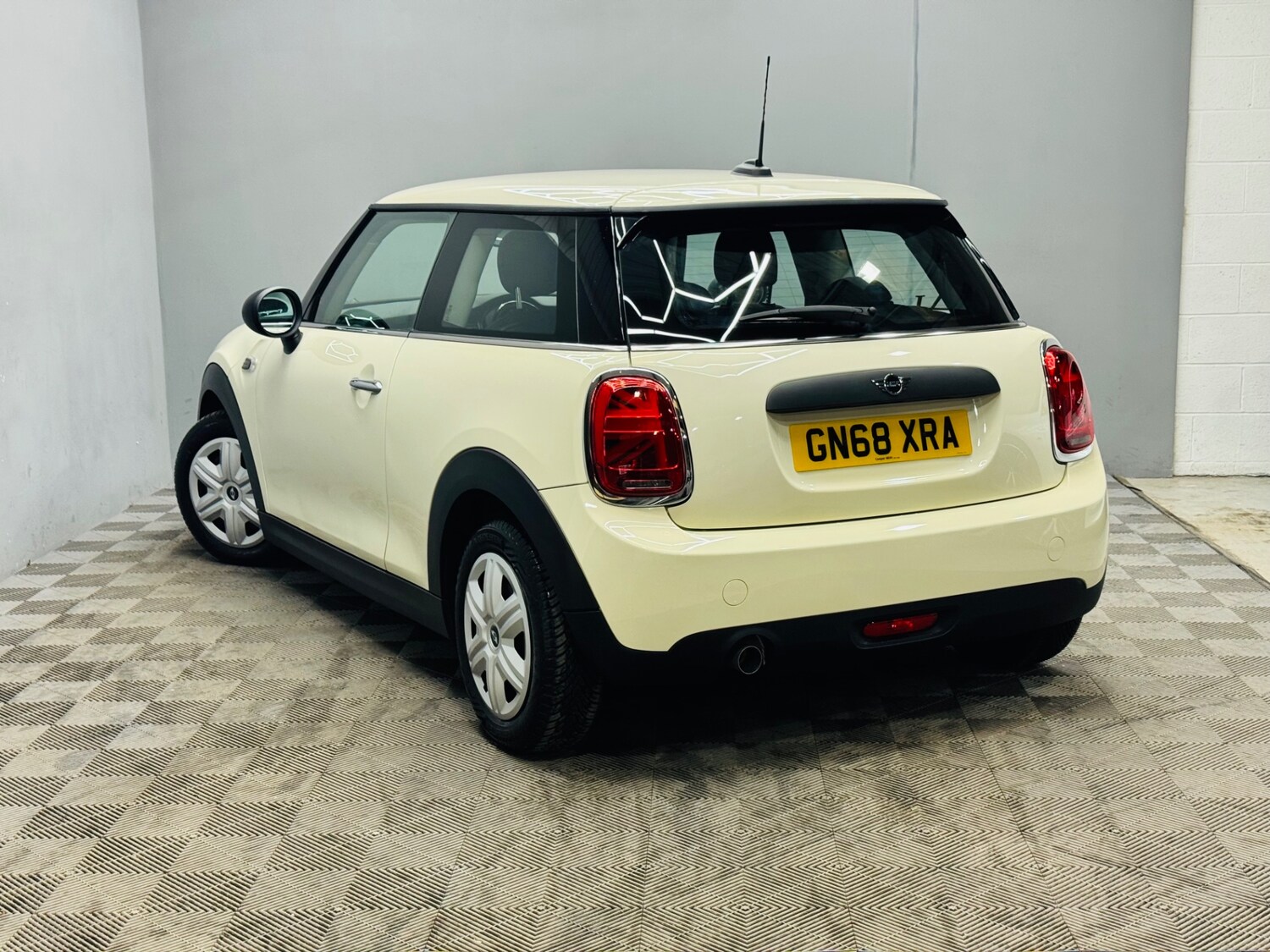 Used MINI Hatch 2018 for sale - 75764404: Photo 17