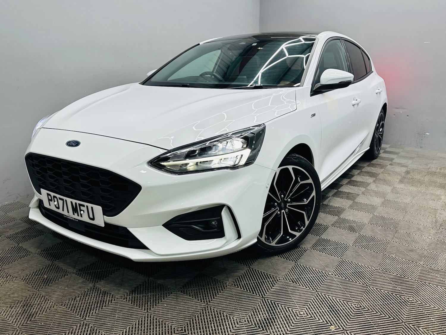 Used Ford Focus 2021 for sale - 76127685: Photo 1