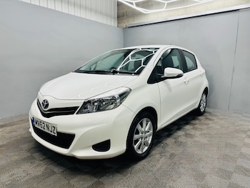 Used Toyota Yaris 2012 for sale - 77149480: Photo