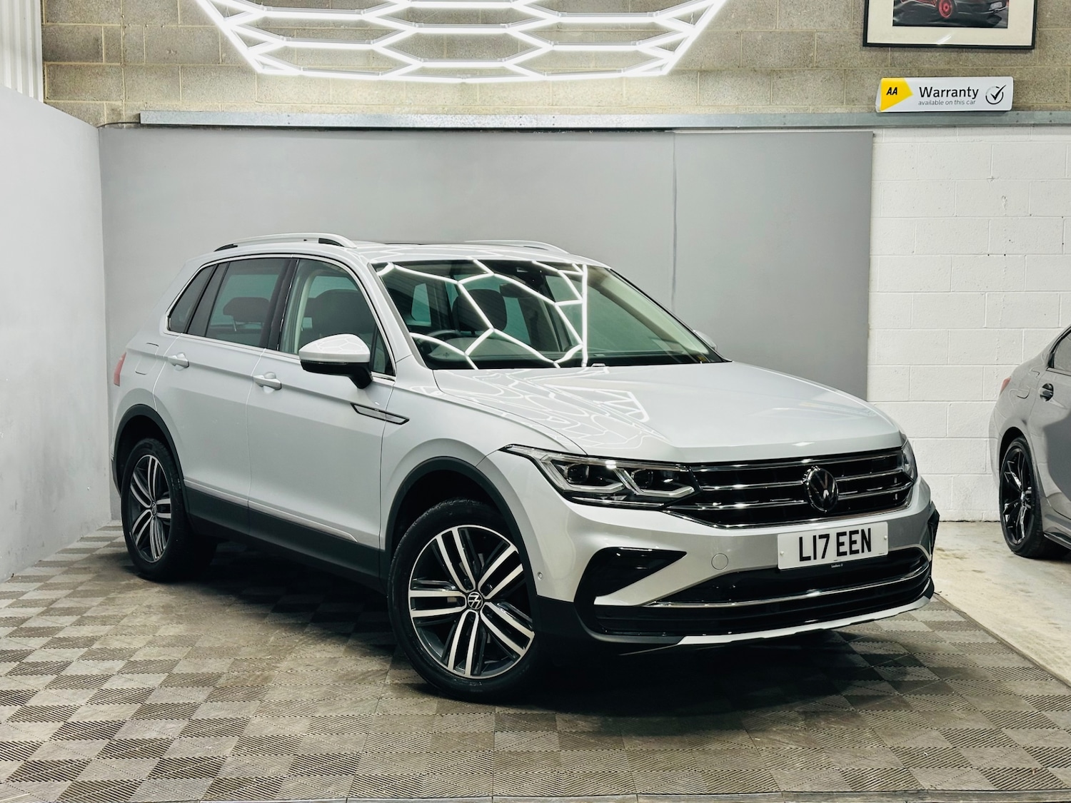 Used Volkswagen Tiguan 2023 for sale - 77351272: Photo 2