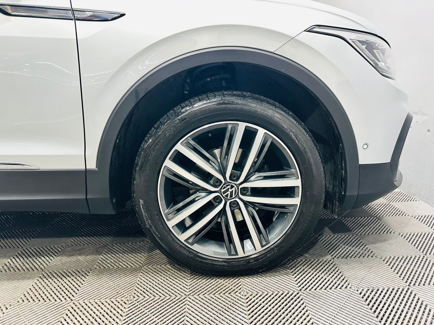 Used Volkswagen Tiguan 2023 for sale - 77351272: Photo 24