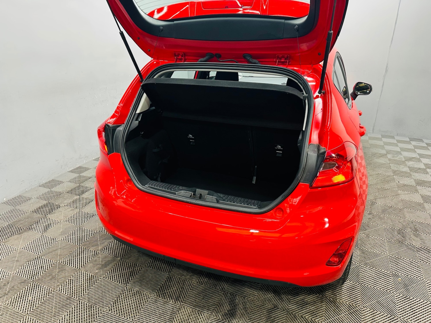 Used Ford Fiesta 2018 for sale - 76064734: Photo 21