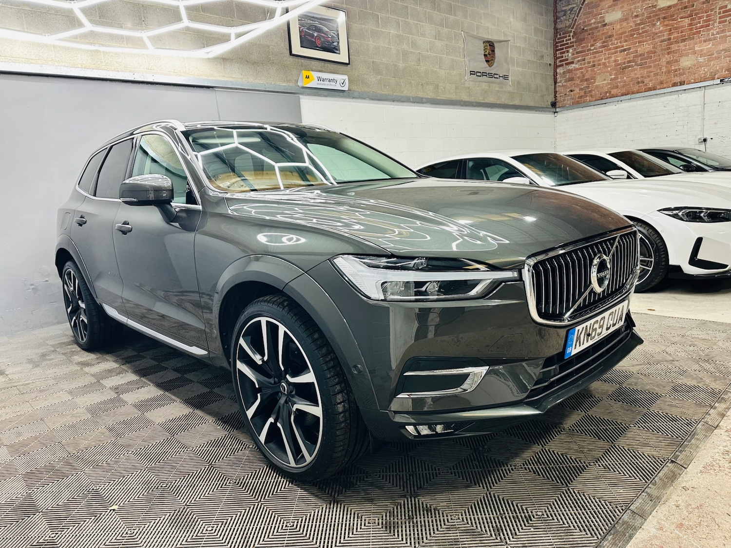 Used Volvo XC60 2019 for sale - 76626696: Photo 3