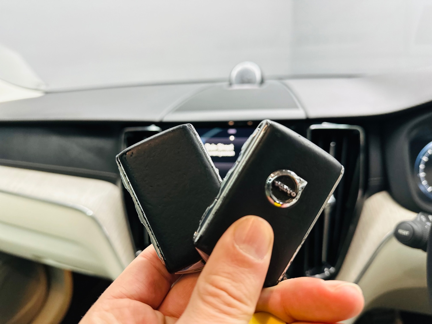 Used Volvo XC60 2019 for sale - 76626696: Photo 7