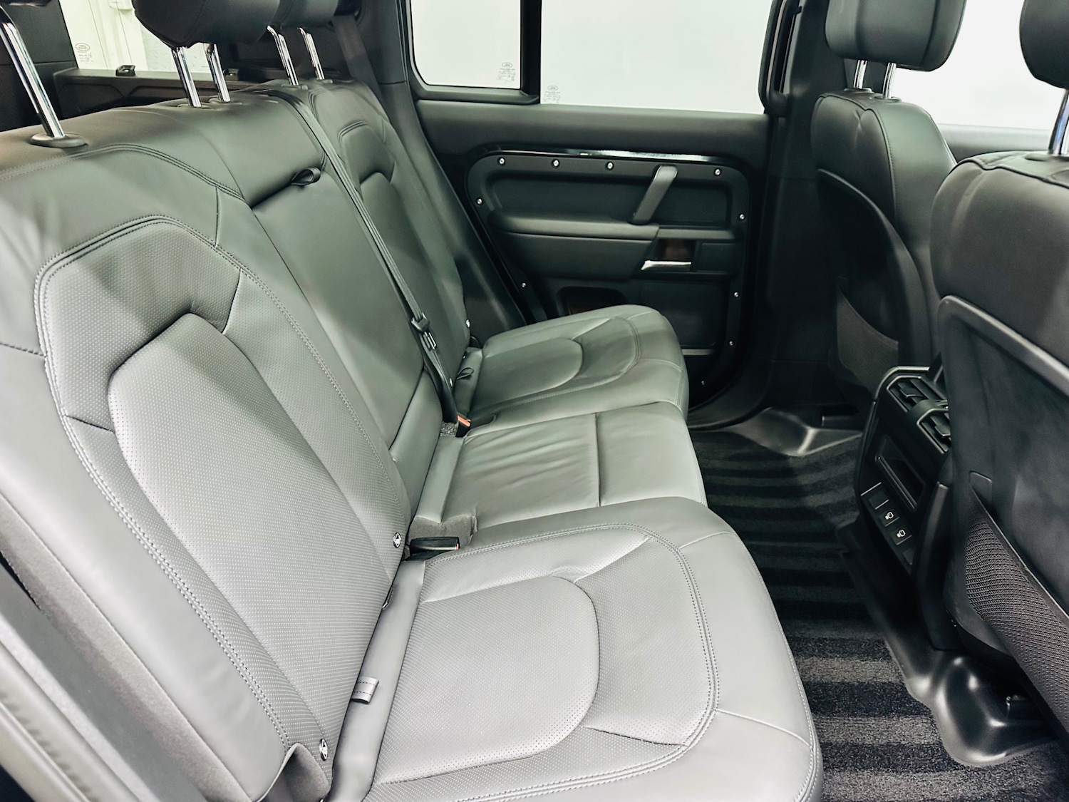 Used Land Rover Defender 2025 for sale - 77183328: Photo 21