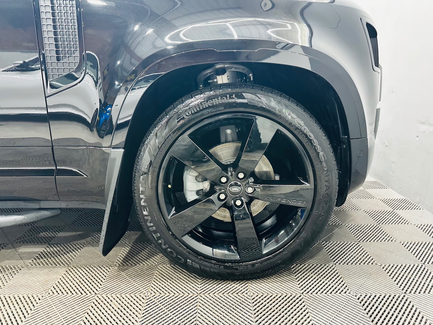 Used Land Rover Defender 2025 for sale - 77183328: Photo 23