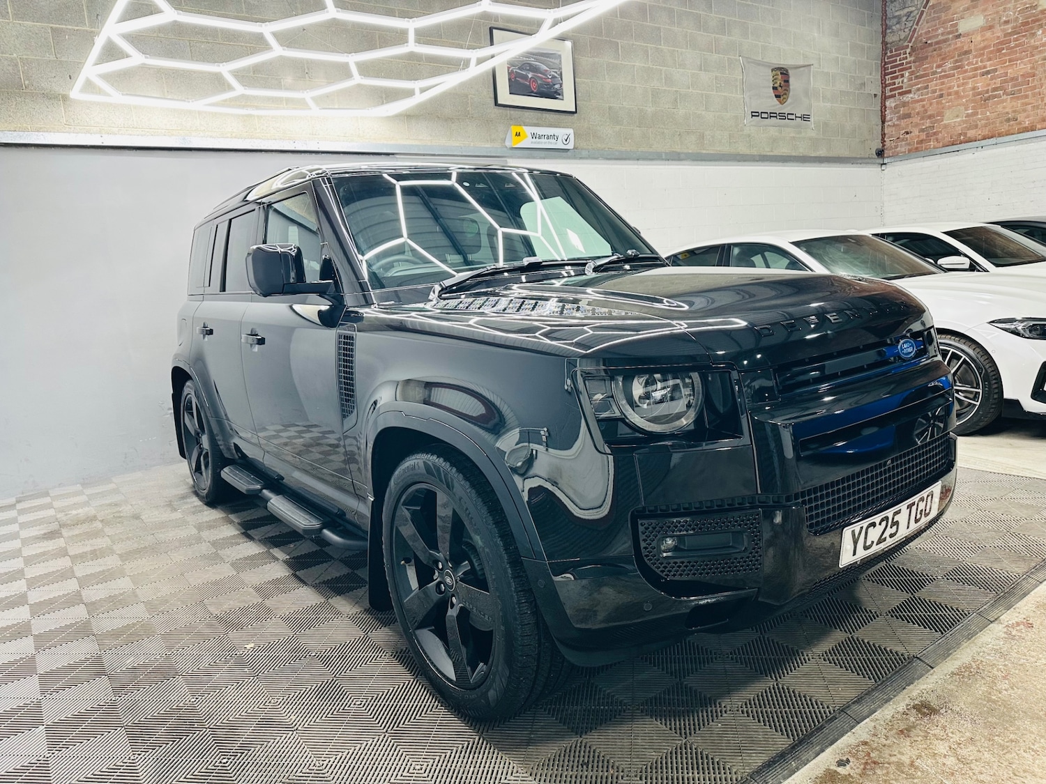 Used Land Rover Defender 2025 for sale - 77183328: Photo 4