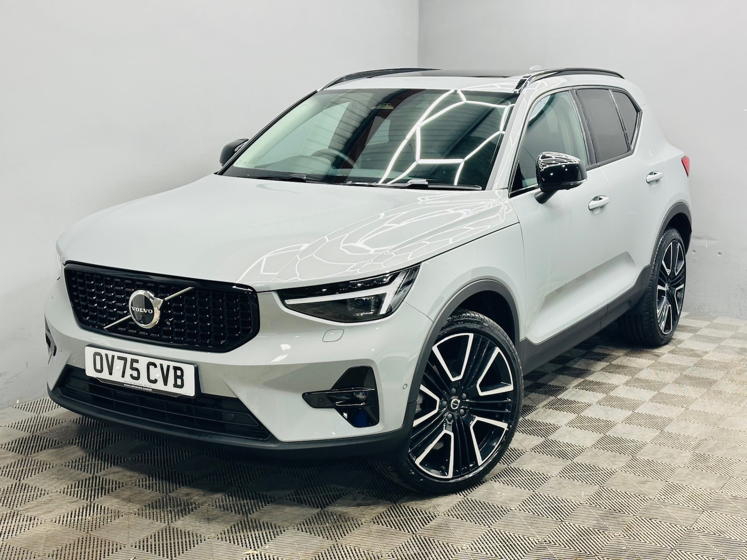 Used Volvo XC40 2025 for sale - 77148714: Photo 1