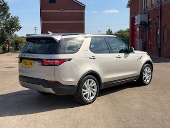 Used Land Rover Discovery 2017 for sale - 79467502: Photo