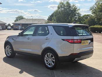 Used Land Rover Discovery 2017 for sale - 79467502: Photo