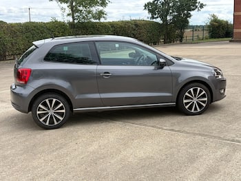 Used Volkswagen Polo 2012 for sale - 79761533: Photo
