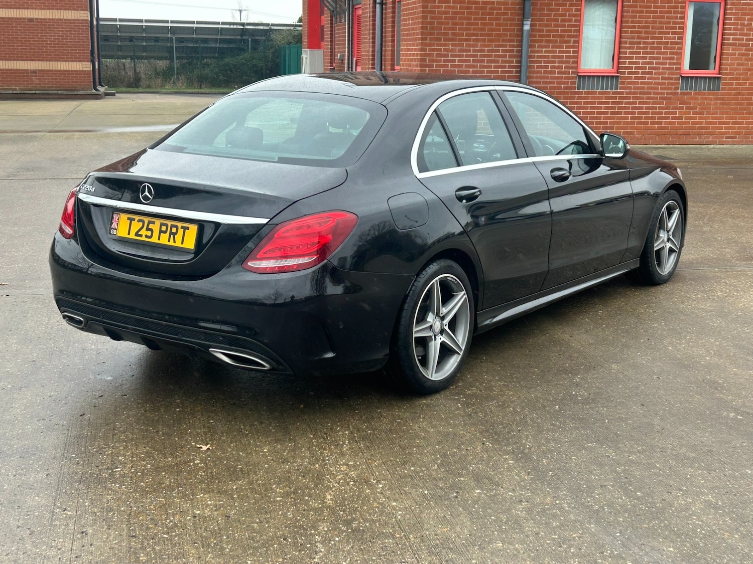 Used Mercedes-Benz C Class 2017 for sale - 76818099: Photo 3