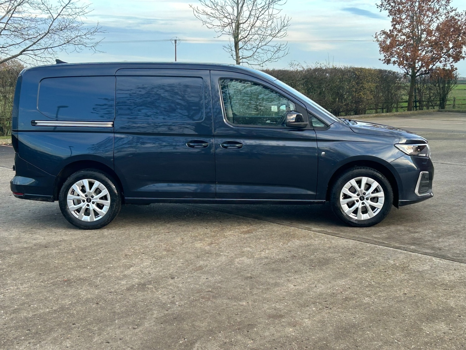 Used Ford Transit Connect 2024 for sale - 76835033: Photo 2