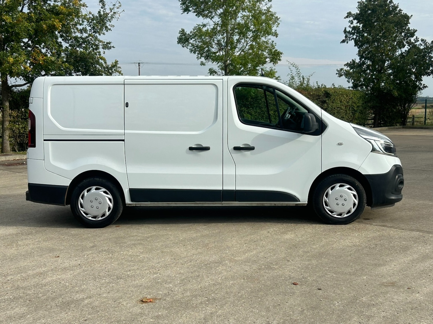 Used Renault Trafic 2020 for sale - 76156491: Photo 2