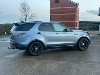 Used Land Rover Discovery 2018 for sale - 77300667: Photo