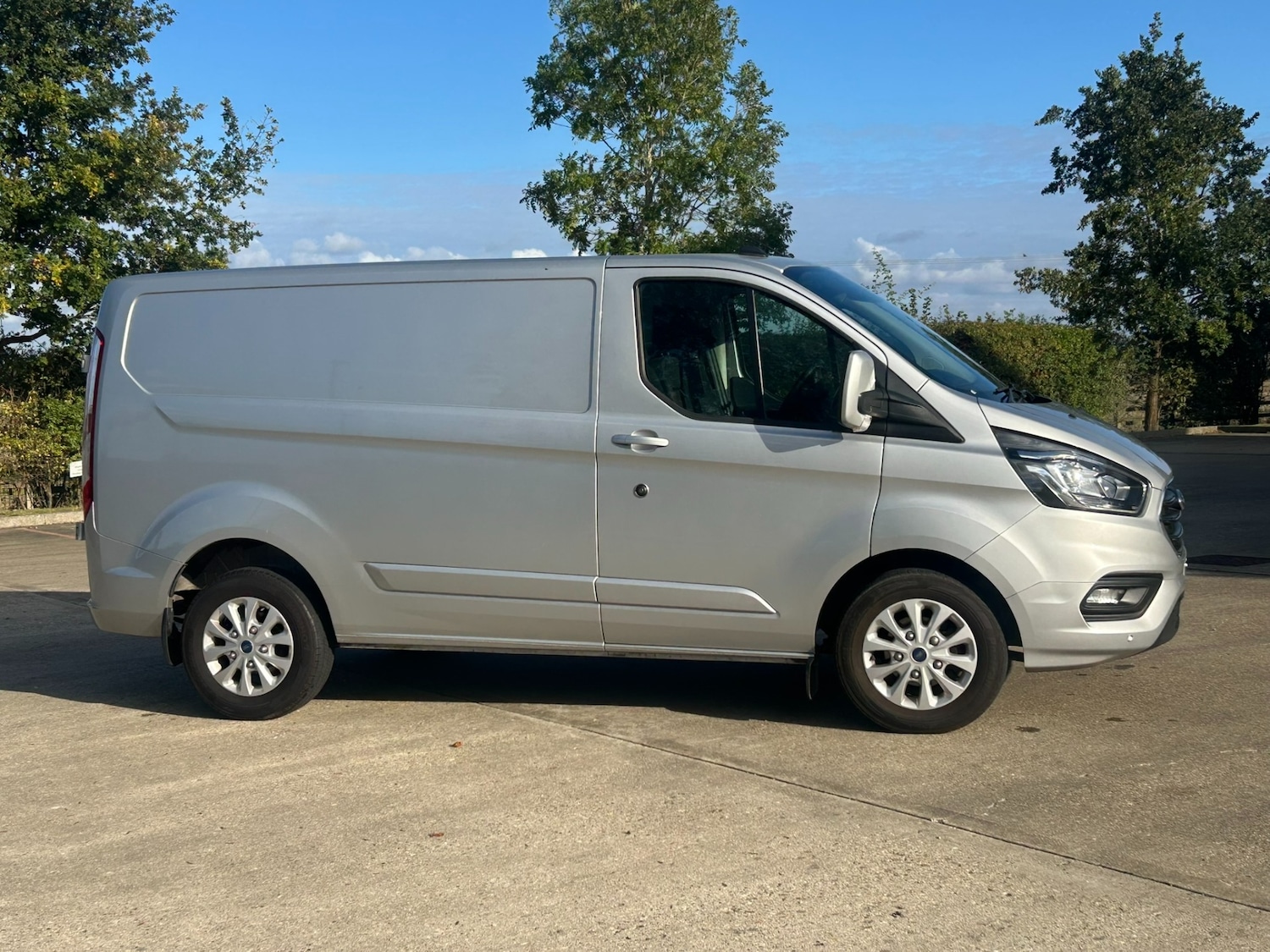 Used Ford Transit Custom 2022 for sale - 76076138: Photo 2
