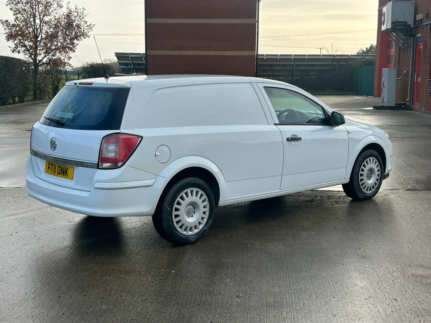Used Vauxhall Astra Van 2011 for sale - 76882052: Photo 3