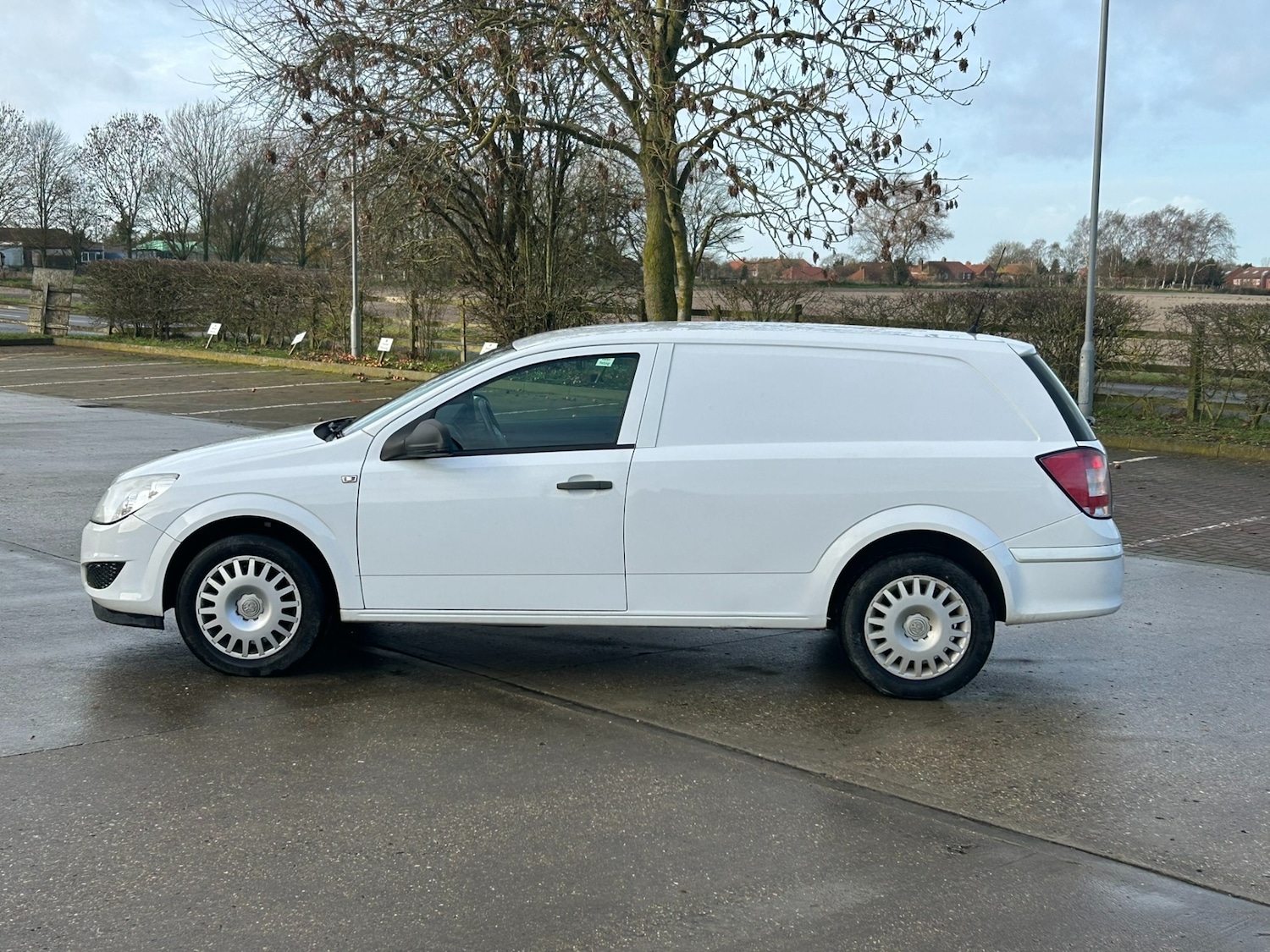 Used Vauxhall Astra Van 2011 for sale - 76882052: Photo 5