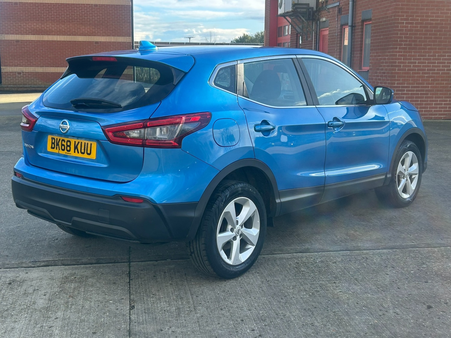 Used Nissan Qashqai 2018 for sale - 77590137: Photo 3