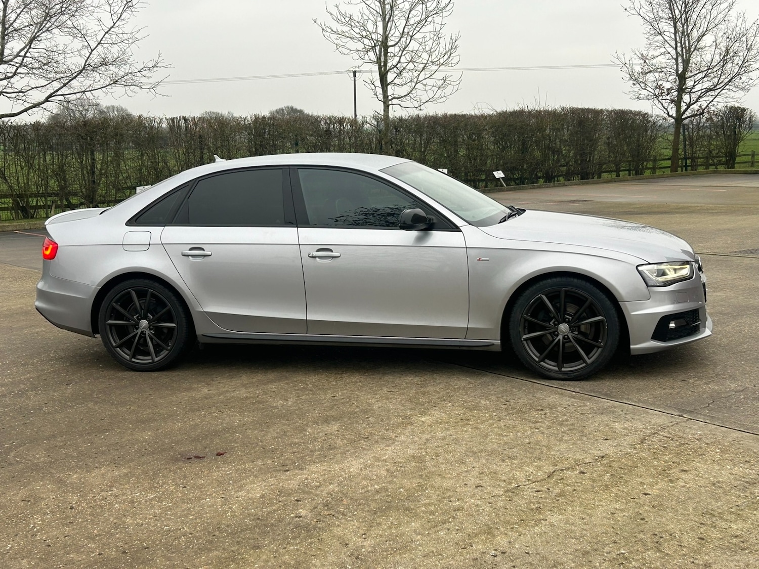 Used Audi A4 2015 for sale - 77032863: Photo 2