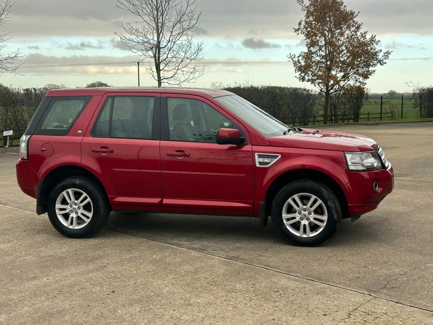 Used Land Rover Freelander 2012 for sale - 76762210: Photo 2