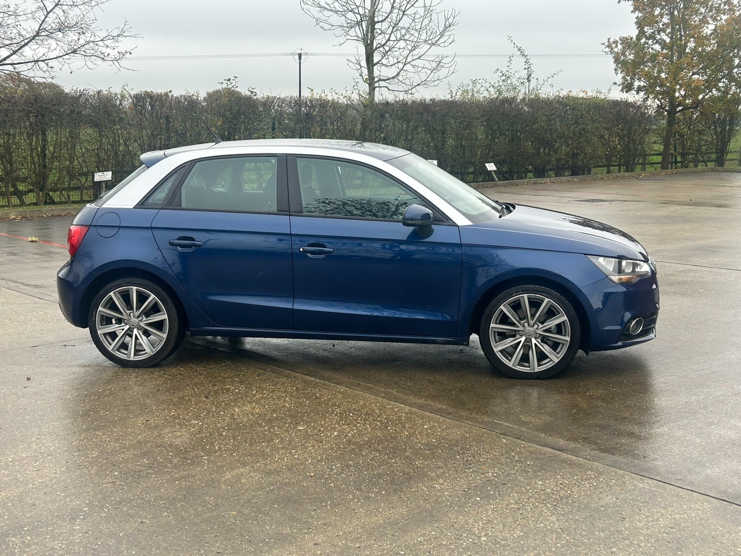 Used Audi A1 2012 for sale - 76615656: Photo 2
