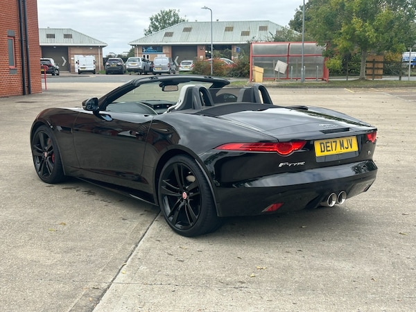 Used Jaguar F-Type 2017 for sale - 76218533: Photo 4