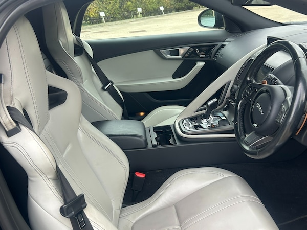 Used Jaguar F-Type 2017 for sale - 76218533: Photo 8