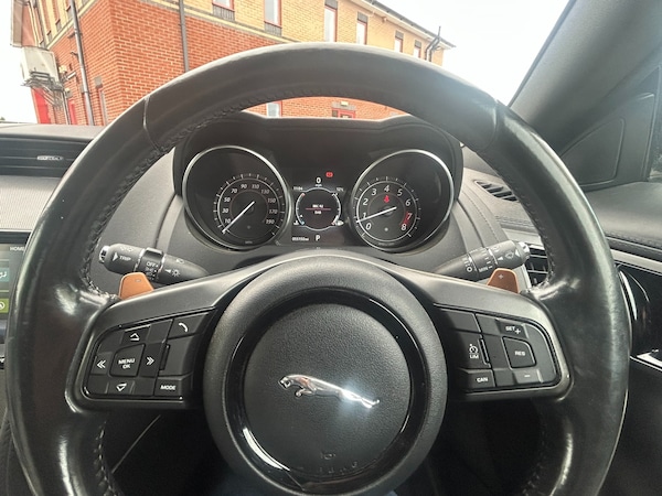 Used Jaguar F-Type 2017 for sale - 76218533: Photo 9