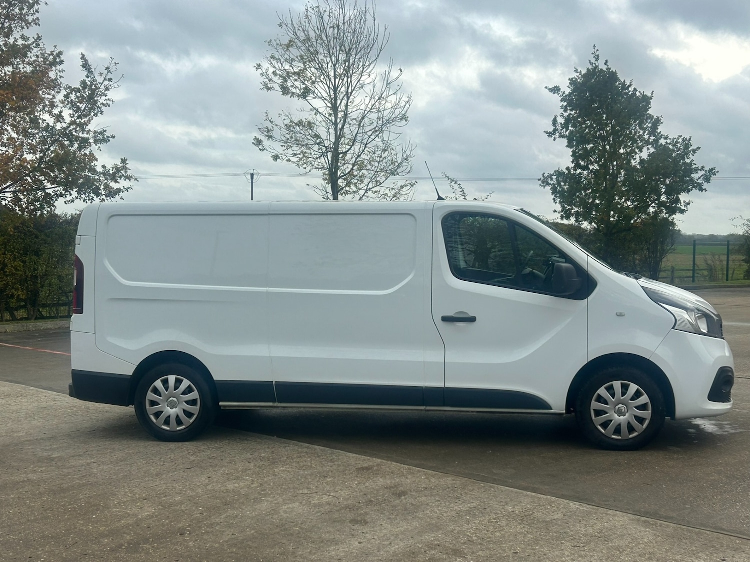 Used Renault Trafic 2019 for sale - 76449717: Photo 2