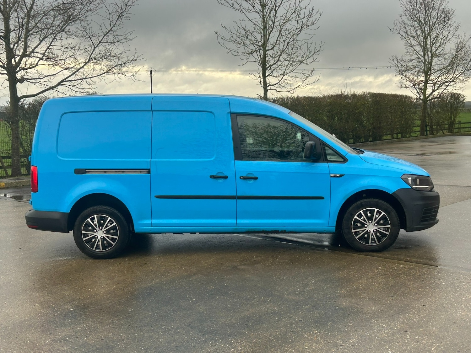 Used Volkswagen Caddy Maxi 2015 for sale - 77678913: Photo 2