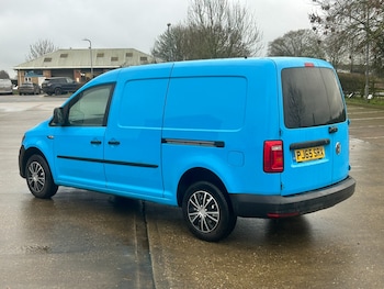 Used Volkswagen Caddy Maxi 2015 for sale - 77678913: Photo