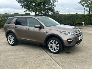 Used Land Rover Discovery Sport 2016 for sale - 75628224: Photo