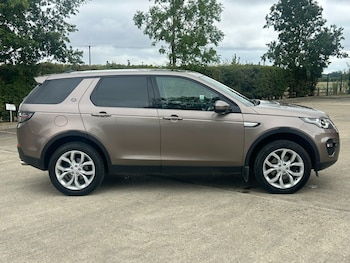 Used Land Rover Discovery Sport 2016 for sale - 75628224: Photo