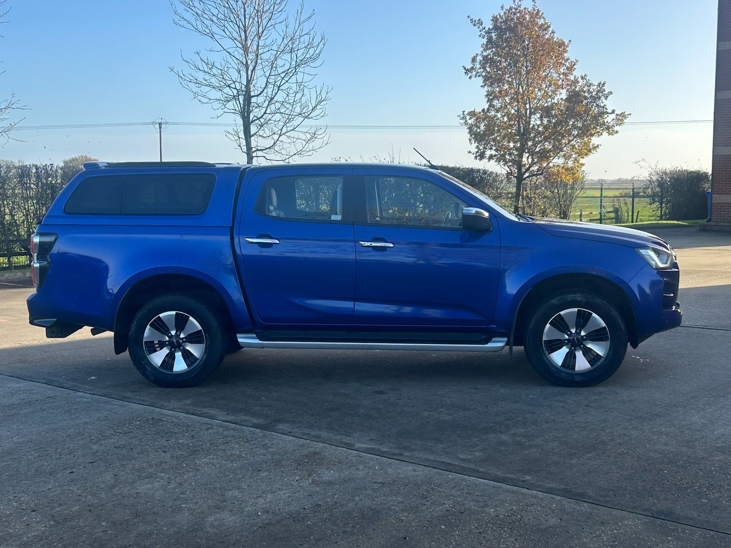 Used Isuzu D-Max 2022 for sale - 76748329: Photo 2