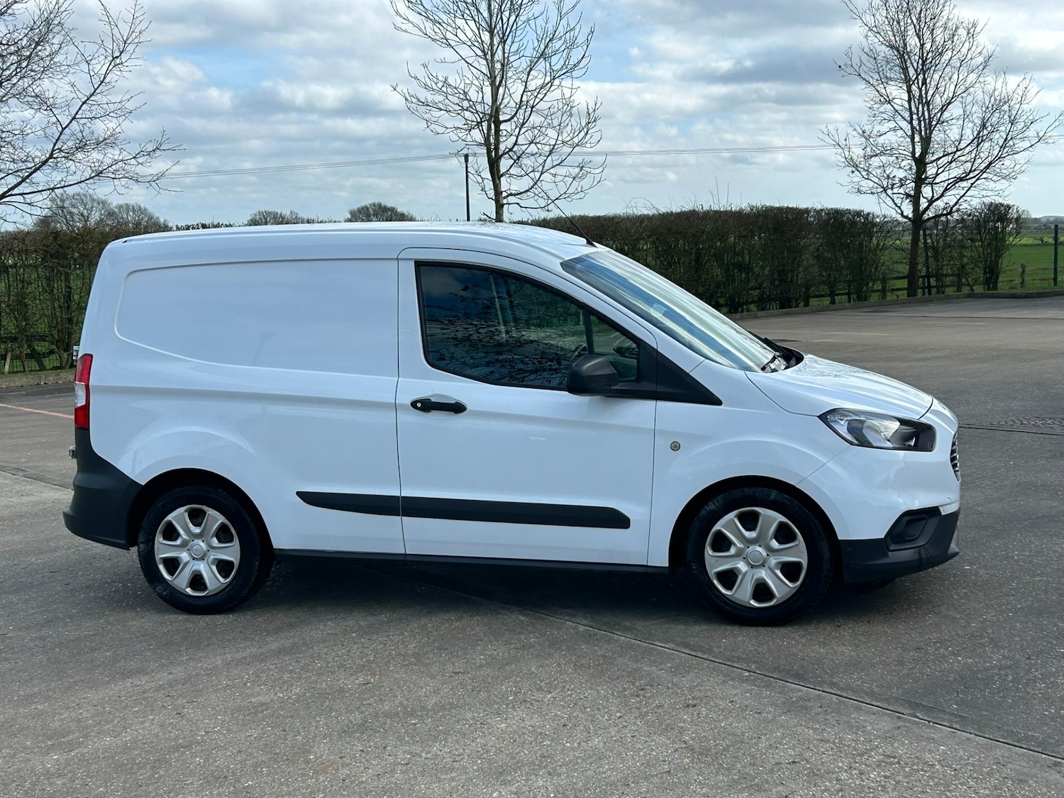 Used Ford Transit Courier 2019 for sale - 77715677: Photo 2