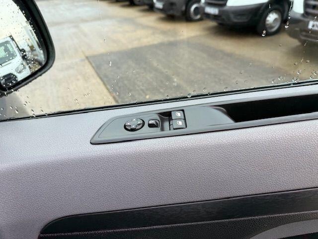 Used Vauxhall Vivaro for sale - 77191993: Photo 22