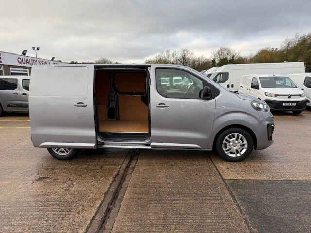 Used Vauxhall Vivaro for sale - 77191993: Photo 3