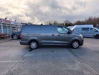 Used Vauxhall Vivaro 2022 for sale - 77696502: Photo