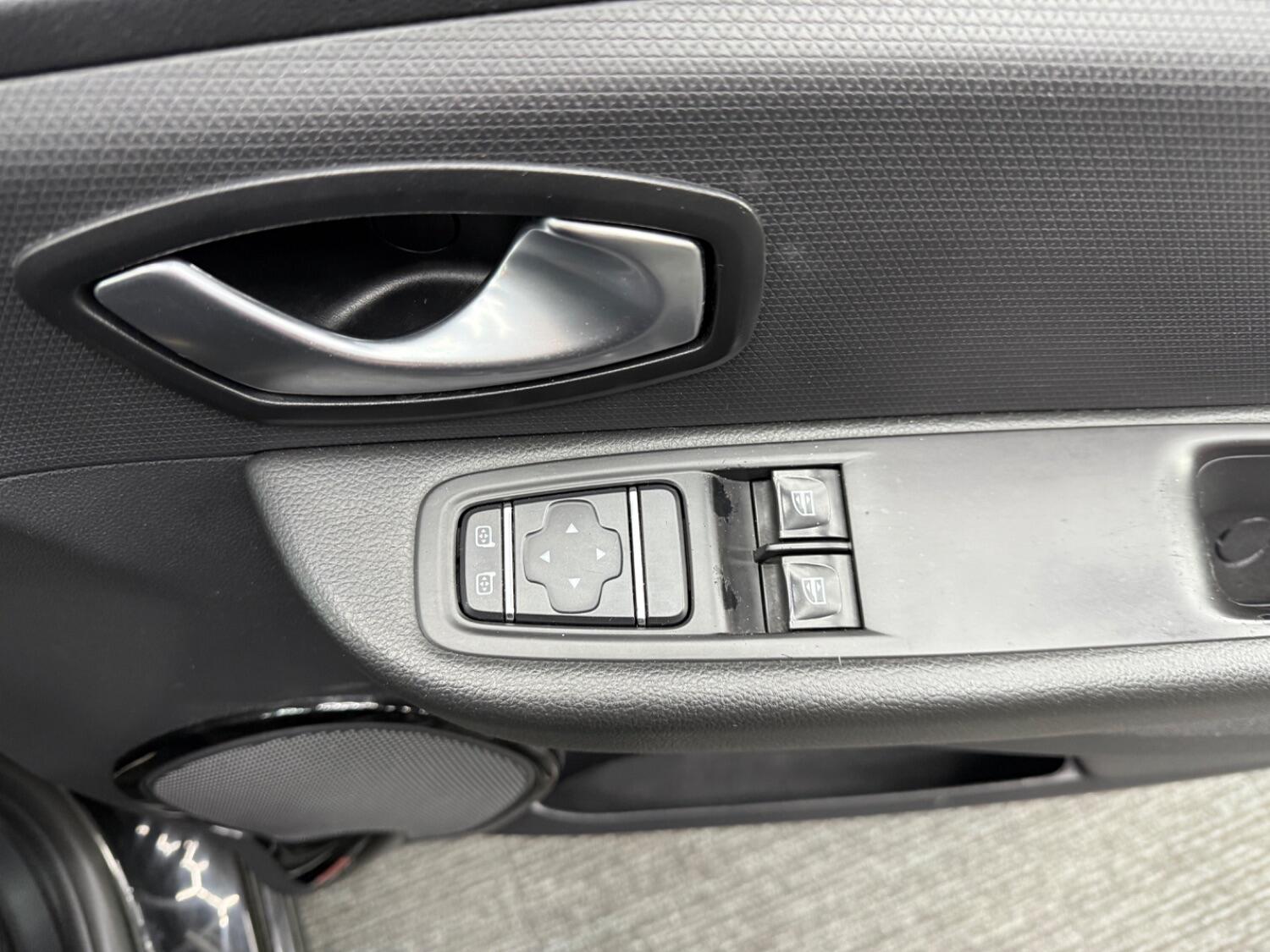 Used Renault Clio 2019 for sale - 76719011: Photo 27