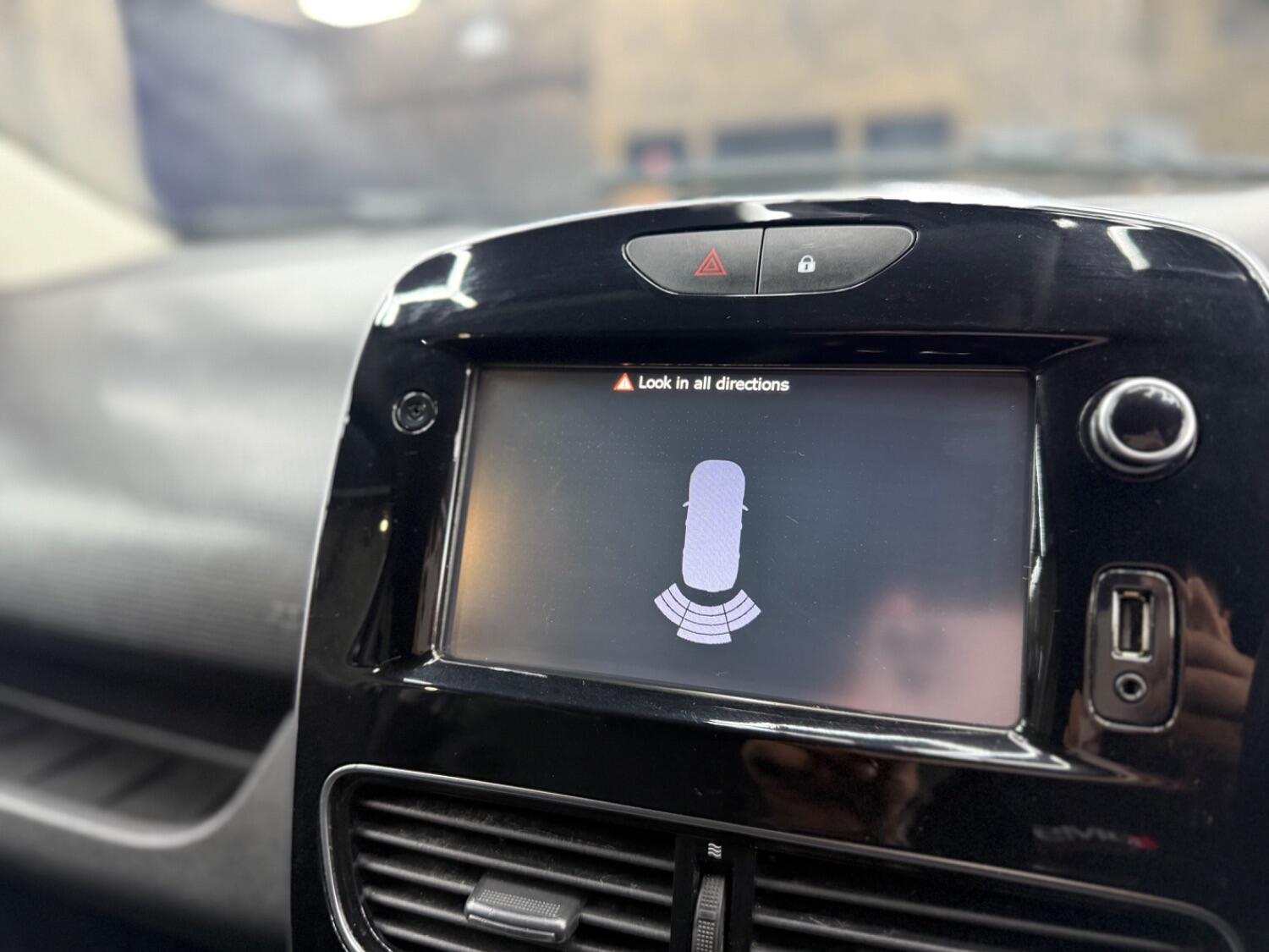 Used Renault Clio 2019 for sale - 76719011: Photo 32