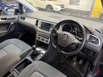 Used Volkswagen Golf SV 2015 for sale - 78526479: Photo