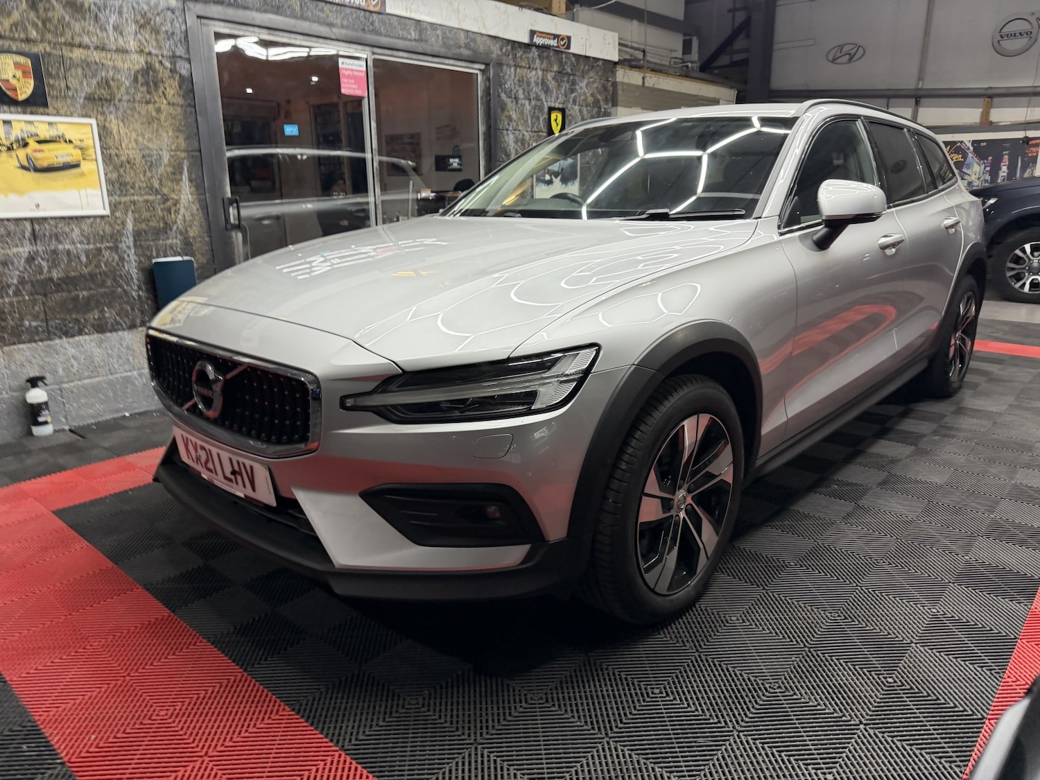 Used Volvo V60 2021 for sale - 76719014: Photo 10