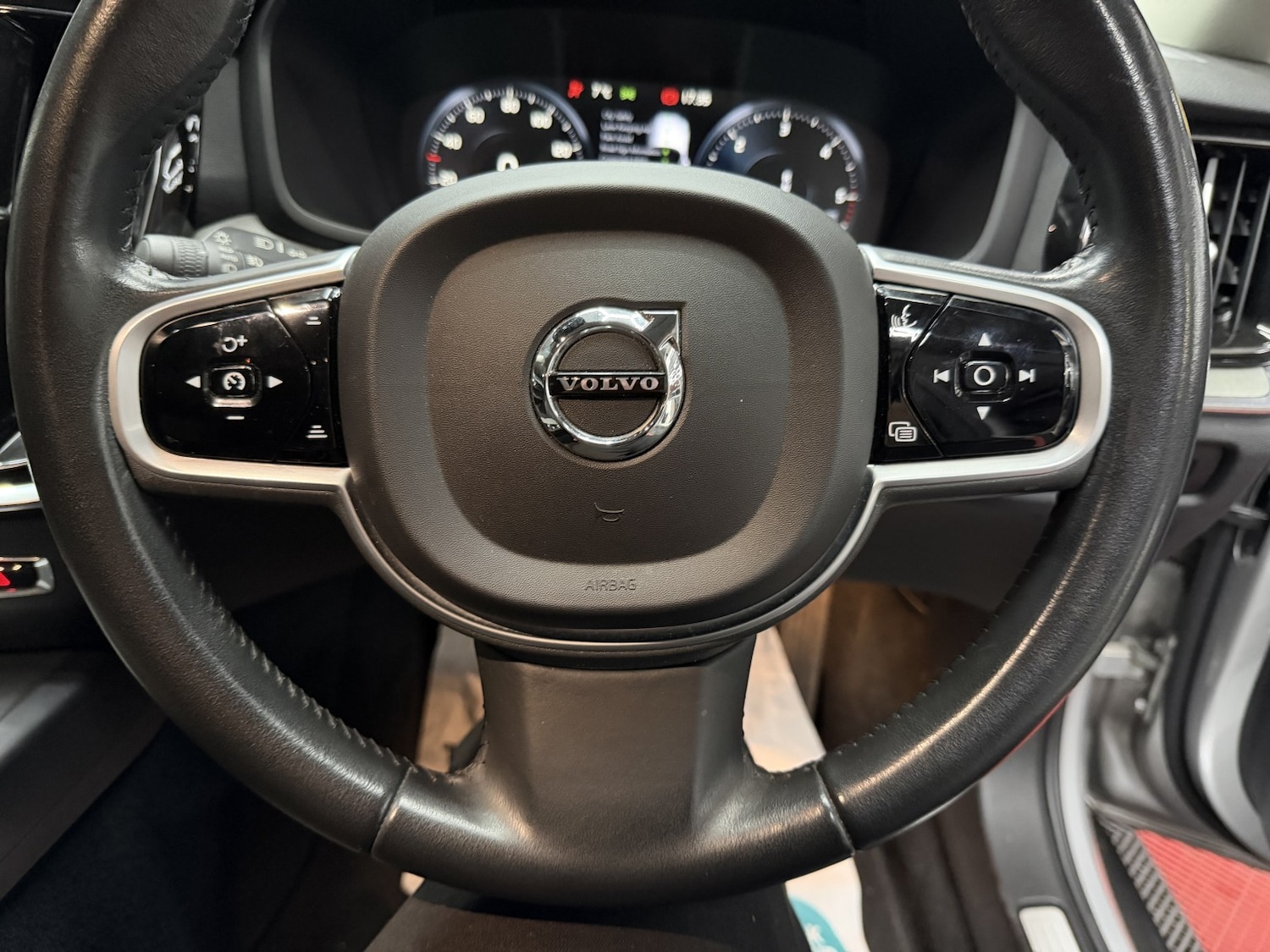 Used Volvo V60 2021 for sale - 76719014: Photo 32