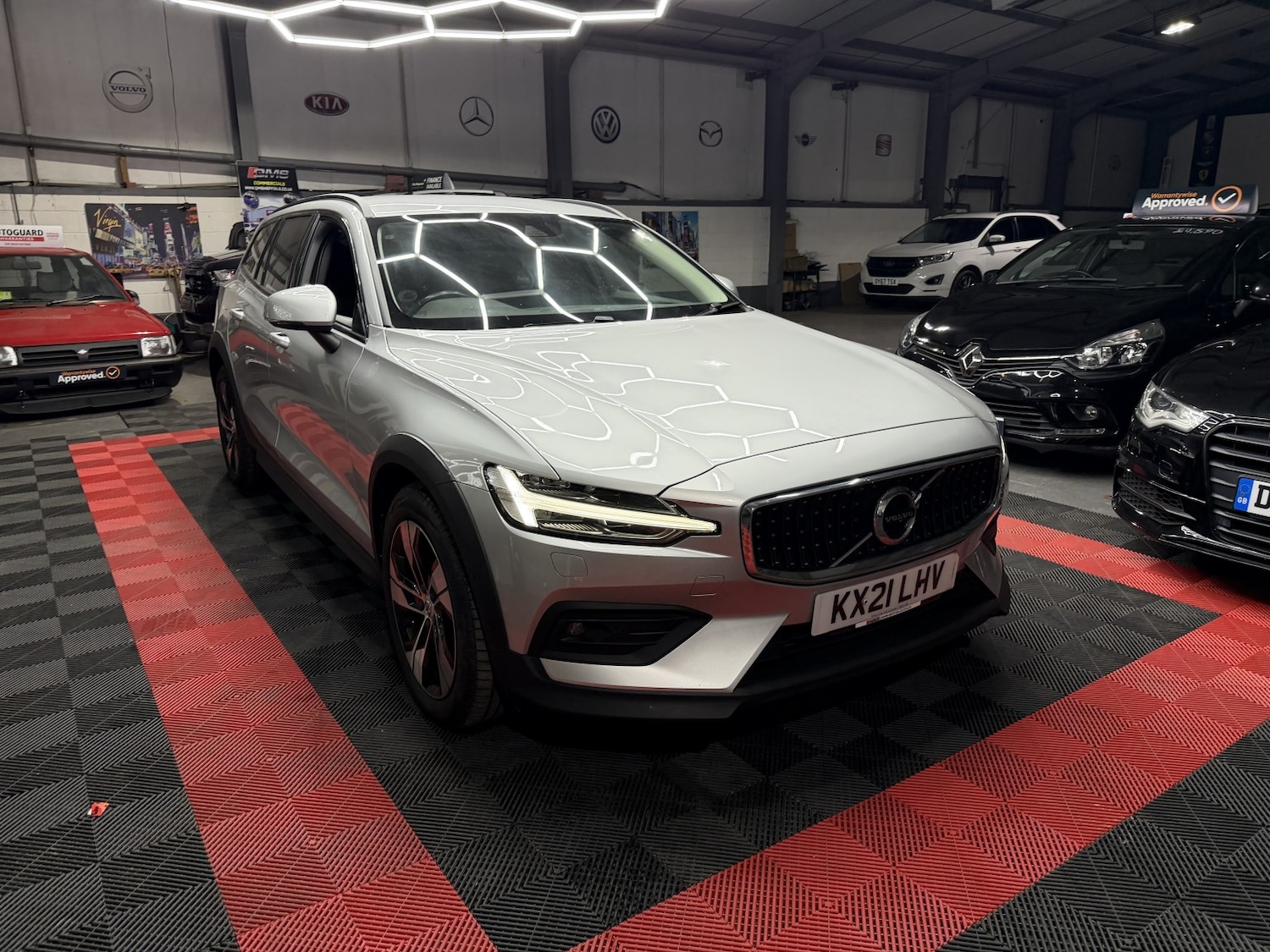 Used Volvo V60 2021 for sale - 76719014: Photo 39