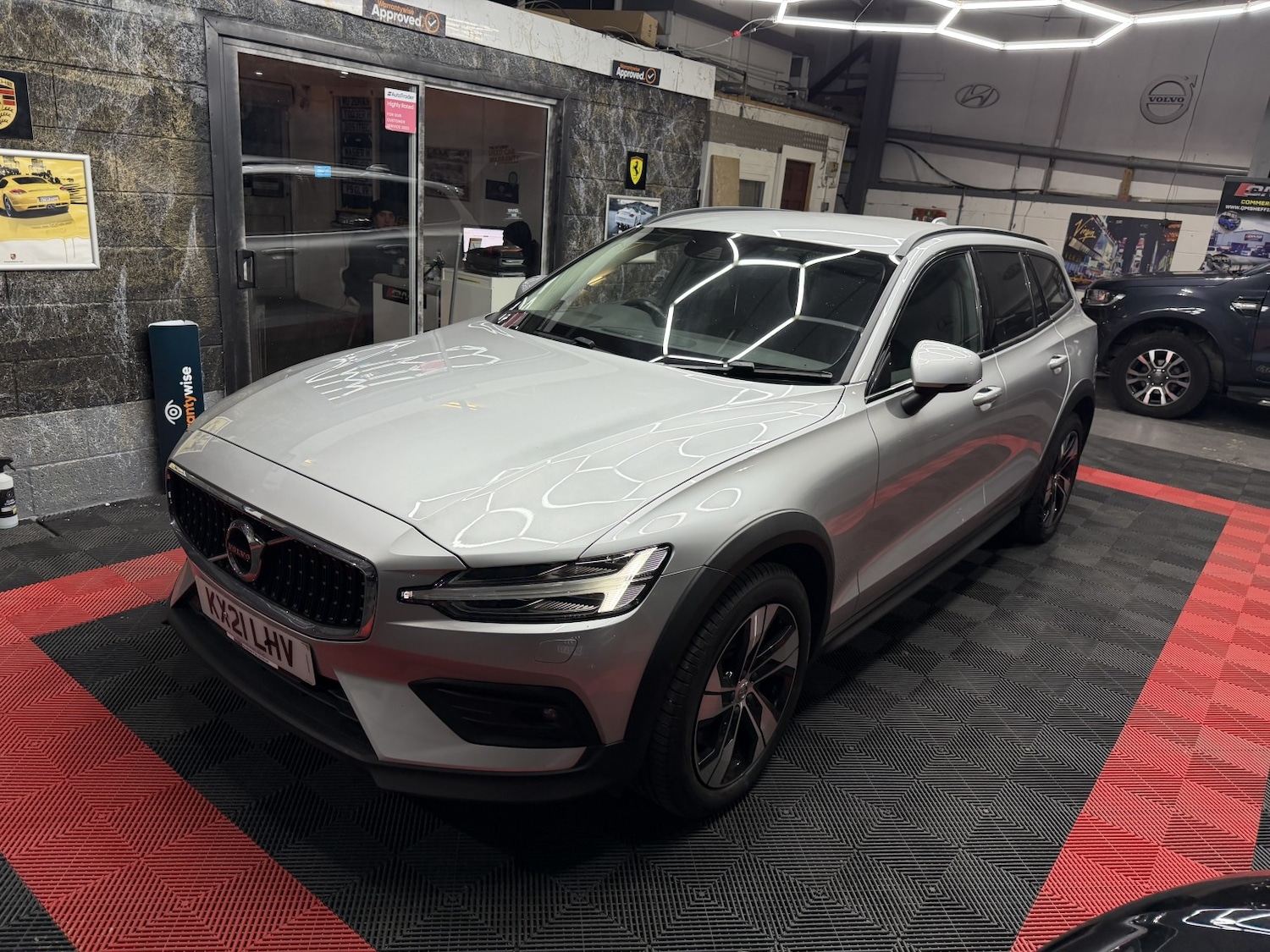 Used Volvo V60 2021 for sale - 76719014: Photo 43